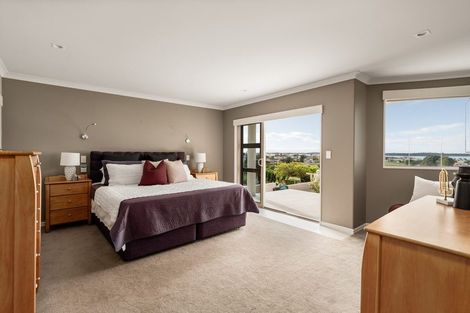 Photo of property in 3 Seaview Road, Otumoetai, Tauranga, 3110