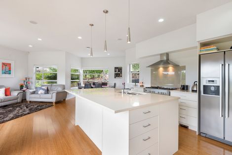 Photo of property in 215d Schnapper Rock Road, Schnapper Rock, Auckland, 0632