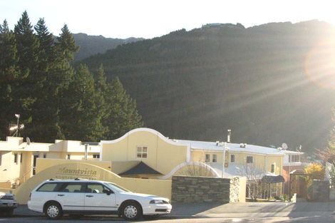 Photo of property in 10 Frankton Road, Queenstown, 9300
