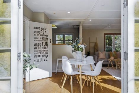 Photo of property in 25 Weka Road, Raumati Beach, Paraparaumu, 5032