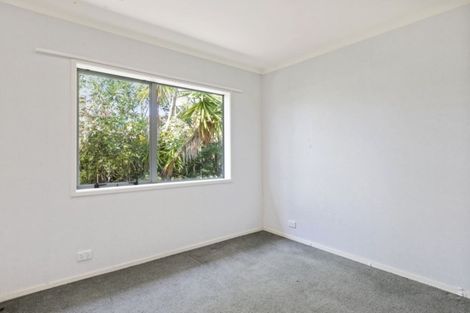 Photo of property in 3 Russett Grove, Henderson, Auckland, 0612