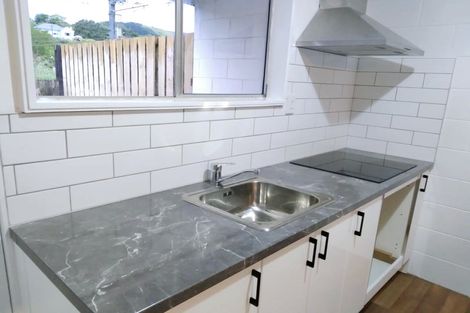 Photo of property in 10f3 Rawson Street, Tawa, Wellington, 5028