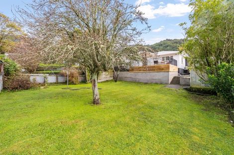 Photo of property in 49 Lees Grove, Wainuiomata, Lower Hutt, 5014