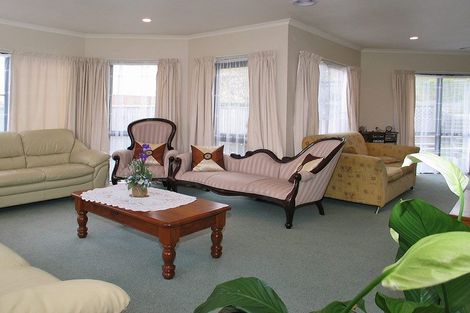 Photo of property in 13 Kilkelly Close, Tawa, Wellington, 5028