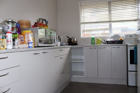 Photo of property in 2/199 Henderson Valley Road, Henderson, Auckland, 0612