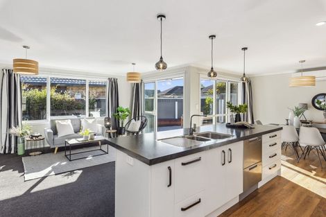 Photo of property in 1a Trusham Court, Paraparaumu, 5032