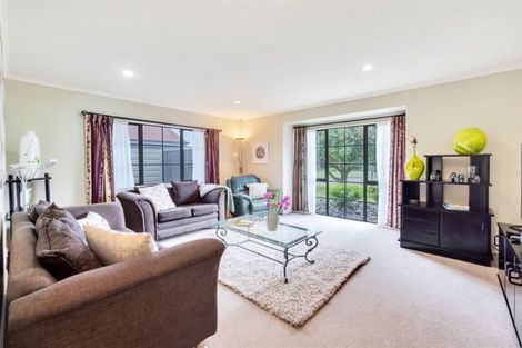 Photo of property in 16 Graven Court, Henderson, Auckland, 0612