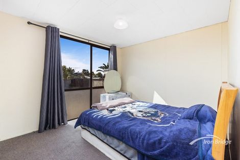 Photo of property in 8 Cameron Place, Ranui, Auckland, 0612