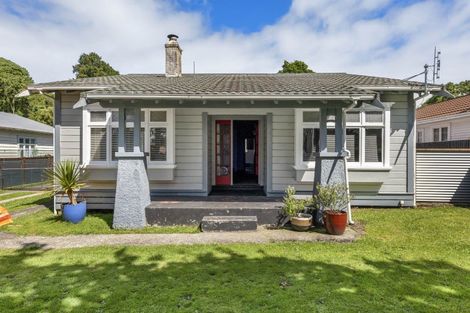 Photo of property in 10 Percy Avenue, Stratford, 4332