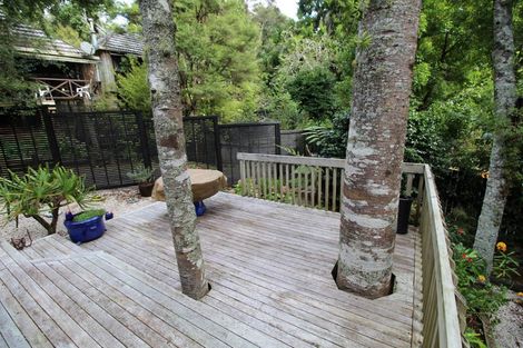Photo of property in 5 Kaurimu Rise, Titirangi, Auckland, 0604