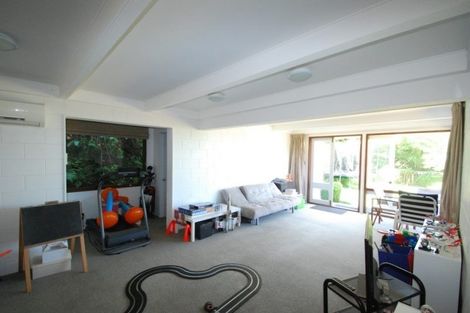 Photo of property in 64 Homewood Crescent, Karori, Wellington, 6012