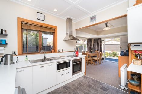 Photo of property in 360 Featherston Street, Palmerston North, 4414