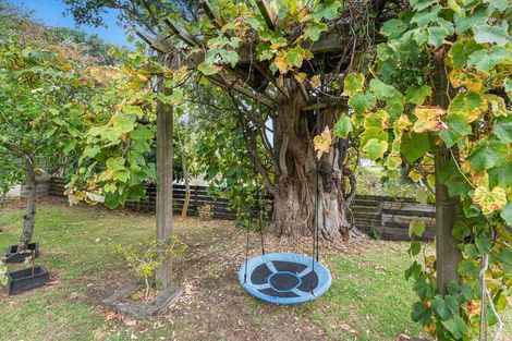 Photo of property in 1 Green Lane, Helensville, 0800