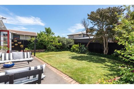 Photo of property in 37 Hendon Street, Edgeware, Christchurch, 8013