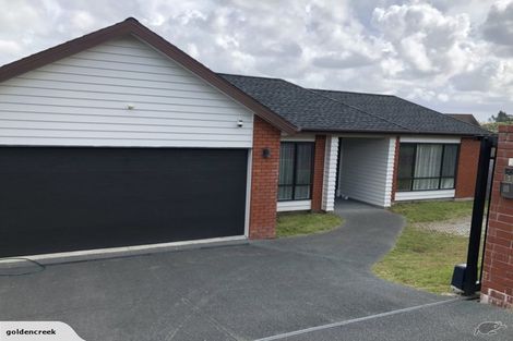 Photo of property in 8 Travis View Drive, Fairview Heights, Auckland, 0632