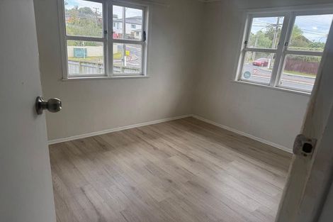 Photo of property in 85 Vodanovich Road, Te Atatu South, Auckland, 0610