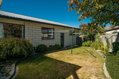 Photo of property in 8 Meadowstone Drive, Wanaka, 9305