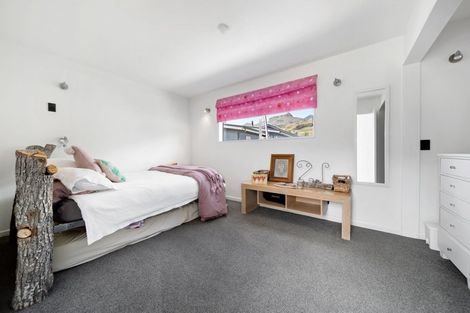 Photo of property in 8 Invincible Drive, Glenorchy, 9372