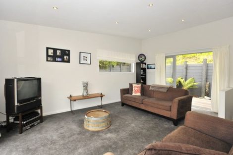 Photo of property in 21 Kopiko Way, Brooklyn, Wellington, 6021