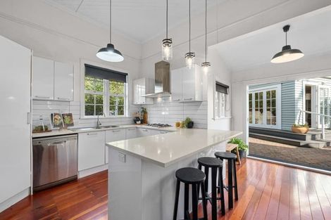 Photo of property in 58 Hinemoa Street, Birkenhead, Auckland, 0626