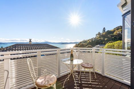 Photo of property in 32 Rona Street, Eastbourne, Lower Hutt, 5013