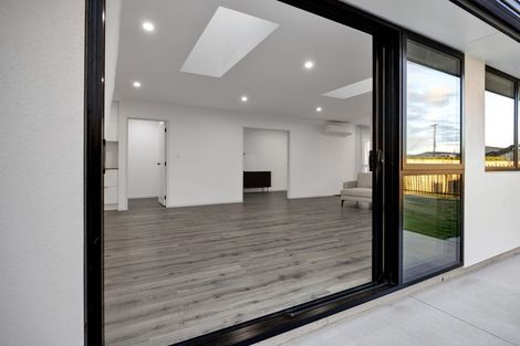 Photo of property in 74 Turuturu Road, Hawera, 4674