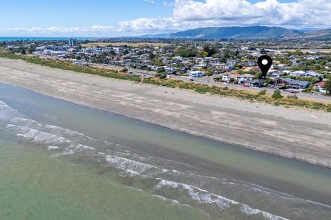 Photo of property in 75a Marine Parade, Paraparaumu Beach, Paraparaumu, 5032