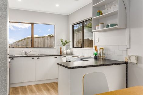 Photo of property in 72 Omapere Street, Whitby, Porirua, 5024