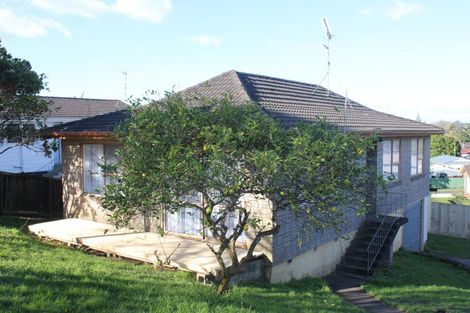 Photo of property in 37 Catkin Crescent, Papatoetoe, Auckland, 2025