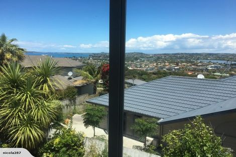 Photo of property in 9 Montcalm Close, Orewa, 0931