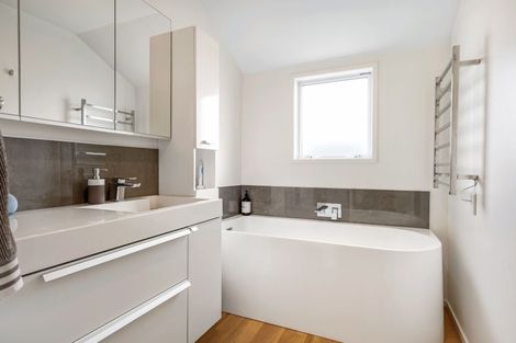Photo of property in 10 Neale Avenue, Stoke, Nelson, 7011