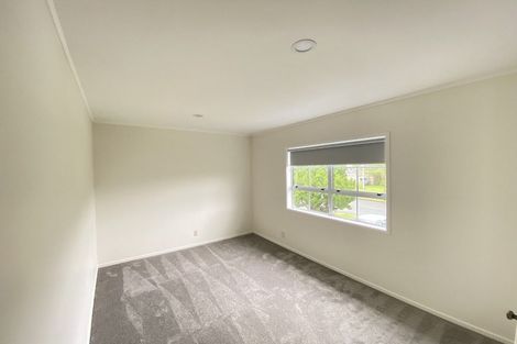Photo of property in 130 Chelsea View Drive, Chatswood, Auckland, 0626