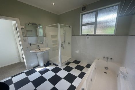 Photo of property in 68b Chatsworth Road, Silverstream, Upper Hutt, 5019