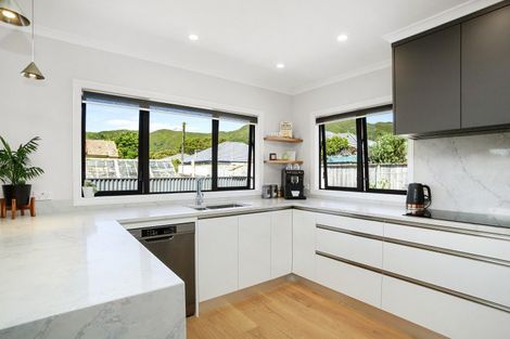 Photo of property in 27b Vincent Street, Waterloo, Lower Hutt, 5011