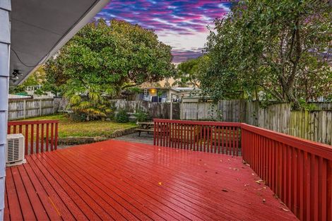 Photo of property in 18 Solar Road, Glen Eden, Auckland, 0602