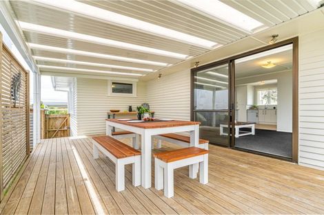 Photo of property in 22 Roberts Road, Te Atatu South, Auckland, 0610