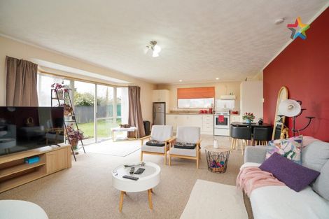Photo of property in 6 Manse Street, Edendale, 9825