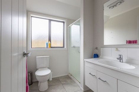 Photo of property in 108 Hillcrest Drive, Kelvin Grove, Palmerston North, 4414