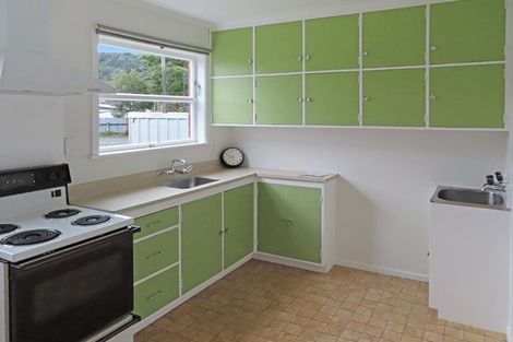 Photo of property in Shakespeare Flats, 8/48 Merton Street, Trentham, Upper Hutt, 5018