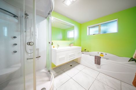Photo of property in 112 Gayhurst Road, Dallington, Christchurch, 8061