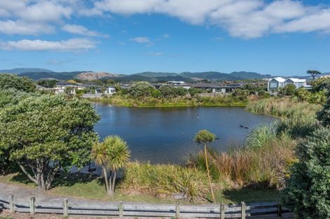 Photo of property in 16 Takahe Drive, Paraparaumu Beach, Paraparaumu, 5032