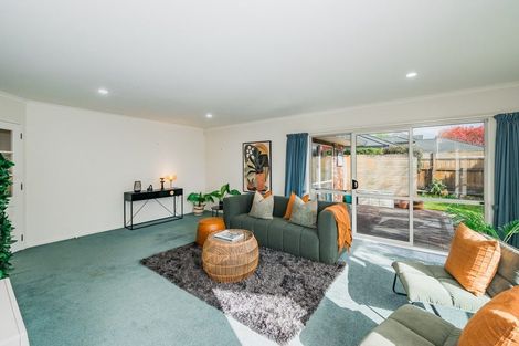 Photo of property in 122 Guildford Drive, Paraparaumu Beach, Paraparaumu, 5032
