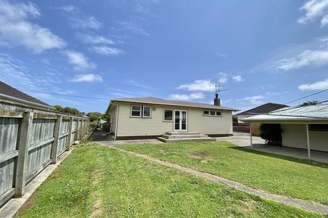 Photo of property in 18 Gardener Street, Levin, 5510