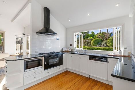 Photo of property in 5 Clarence Road, Northcote Point, Auckland, 0627