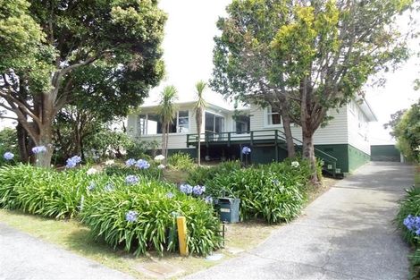 Photo of property in 9 Valkyria Place, Beach Haven, Auckland, 0626