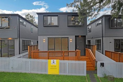 Photo of property in 2 Kama Place, Sunnynook, Auckland, 0620