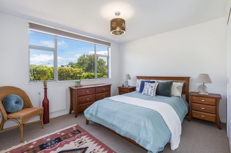 Photo of property in 10 Hanmer Cove, Aotea, Porirua, 5024