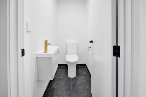 Photo of property in 74 Turuturu Road, Hawera, 4674