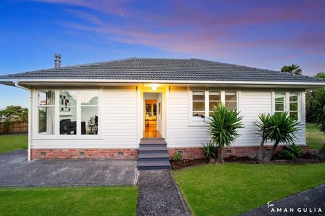 Photo of property in 18 Durham Street, Te Atatu Peninsula, Auckland, 0610