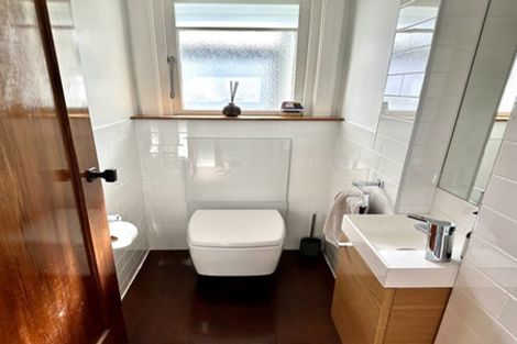 Photo of property in 10 Wayside, Miramar, Wellington, 6022